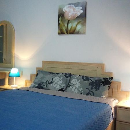 באטו פרינג'י Pinang Beach Apartment @ Bayu Emas מראה חיצוני תמונה