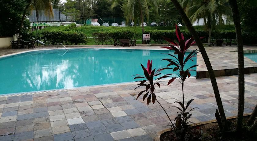 באטו פרינג'י Pinang Beach Apartment @ Bayu Emas מראה חיצוני תמונה